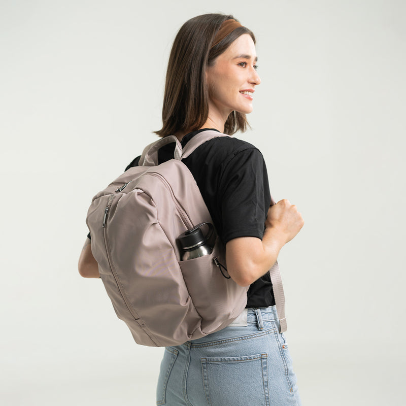 Mochila de mujer para laptop 15.6" Diseño Compacto Atacama | PERFECT CHOICE